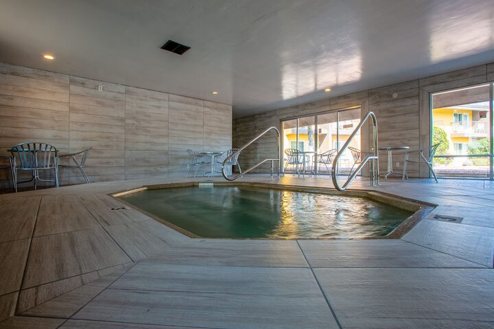Indoor spa tub