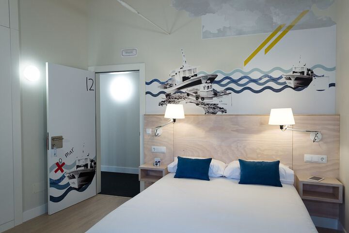 Room 16 of 77