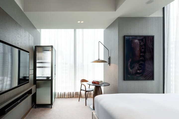 Room 16 of 104