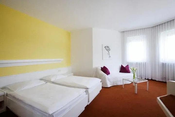 Room 5 of 24