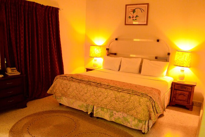 Room 4 of 19
