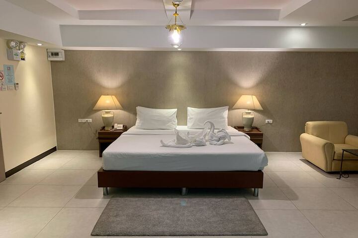 Room 39 of 77