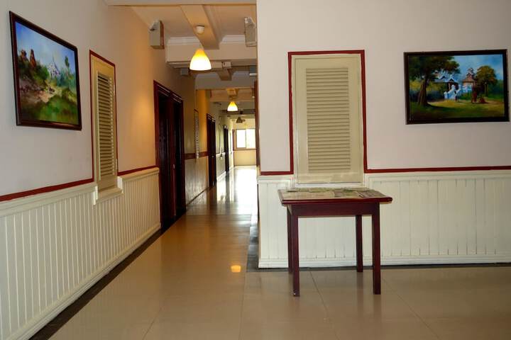 Ballroom/Hall 69 of 79