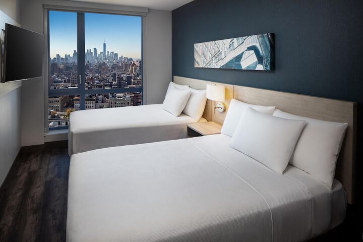 Room 53 of 107