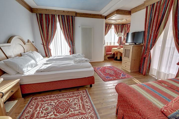 Room 12 of 53