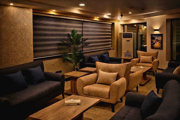 Entrance & Lobby
