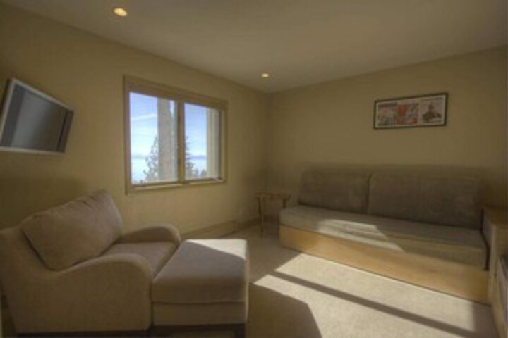 Room 48 of 92
