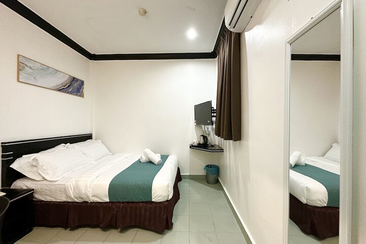 Room 9 of 36