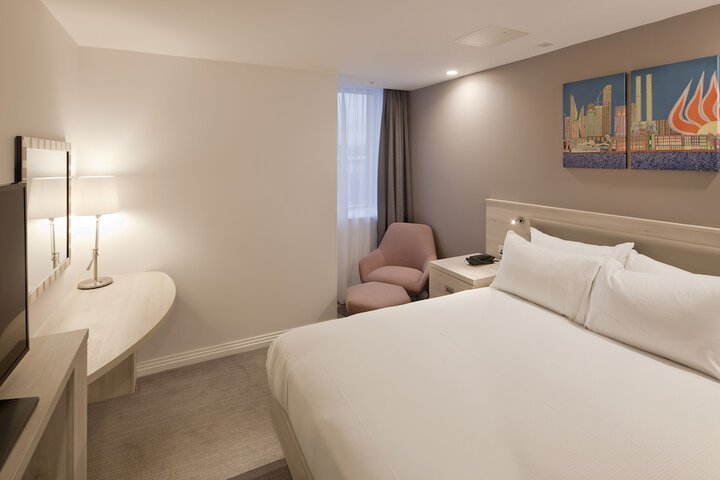 Room 5 of 38