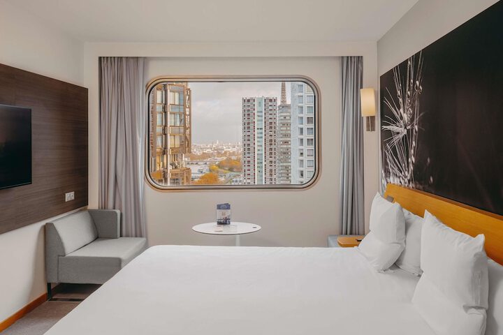 Room 22 of 120