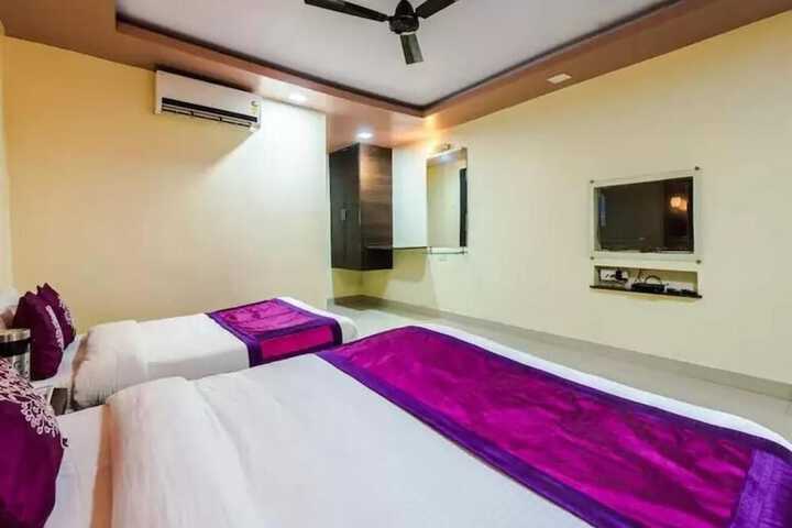 Room 14 of 27