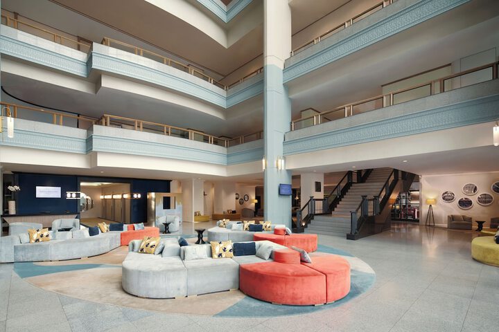 Entrance & Lobby