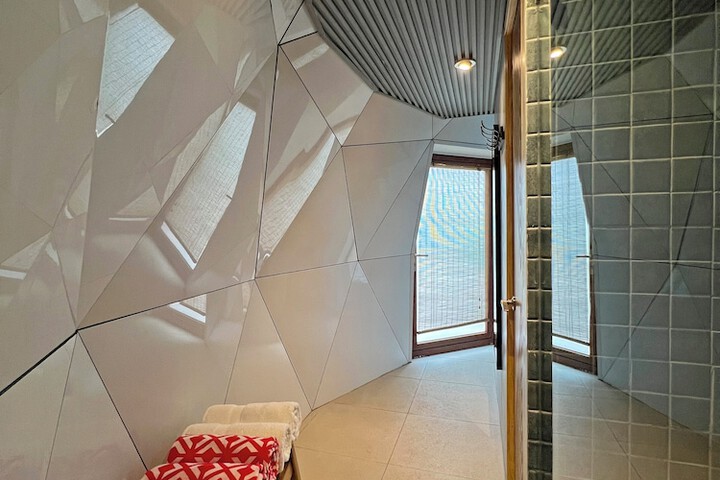 Room 42 of 89