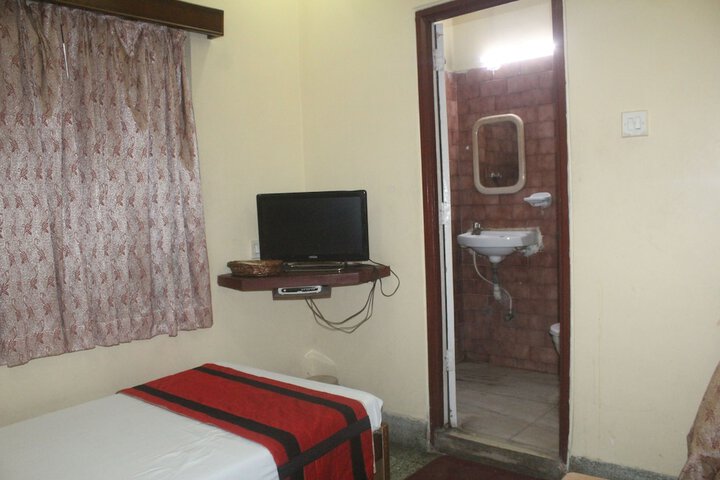 Room 11 of 29