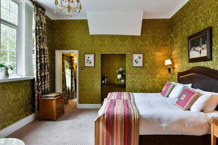 Room 50 of 149