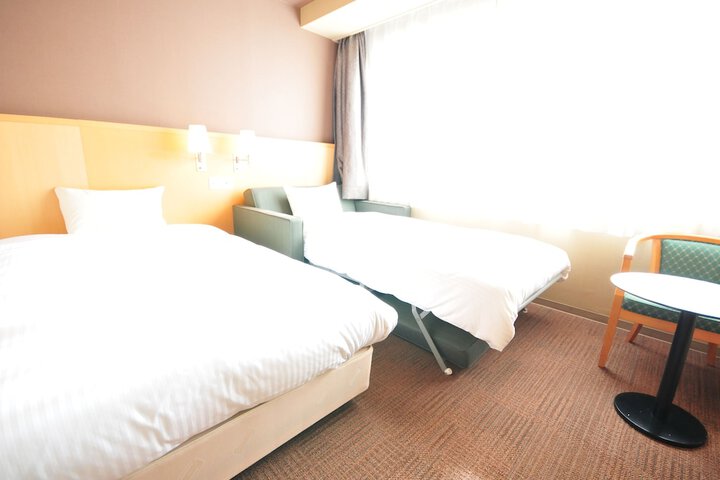 Room 27 of 50
