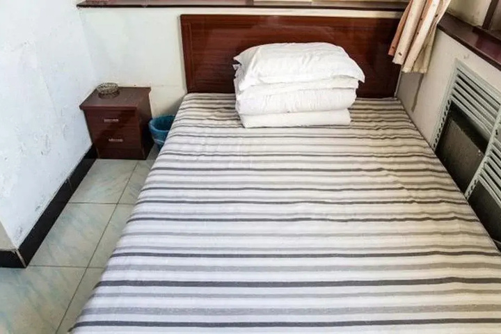 Room 5 of 7