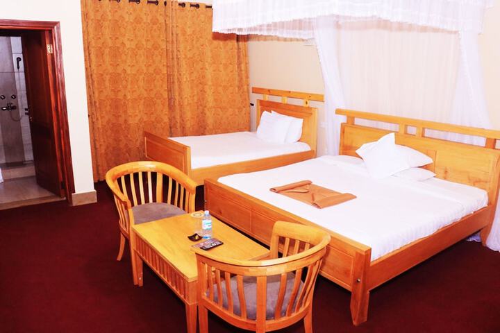 Room 44 of 114