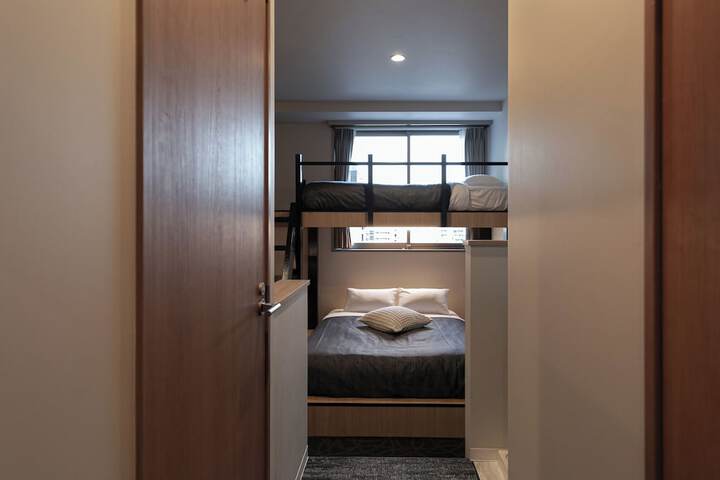Room 65 of 144