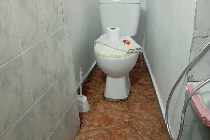 Room 7 of 12