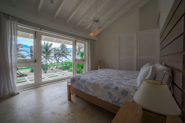 Room 9 of 35