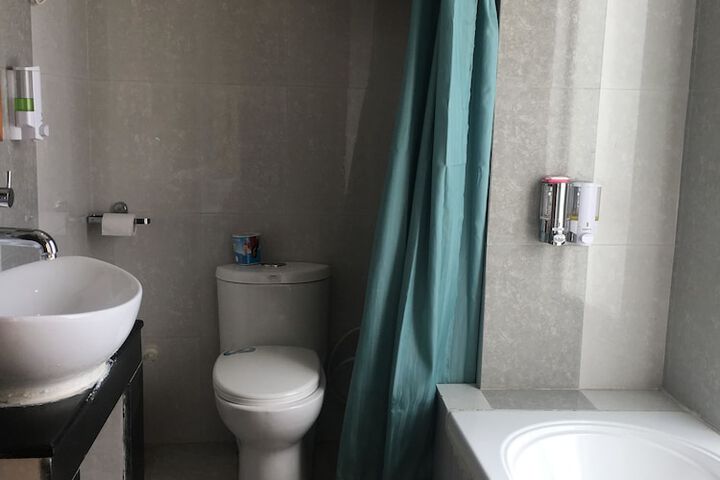 Room 33 of 57