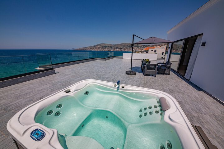 Hot Tub 32 of 47