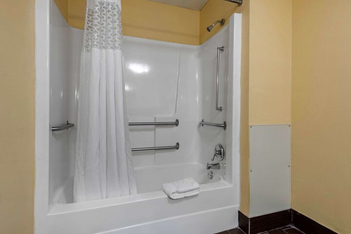 Standard King Bed Accessible (3 of 8)