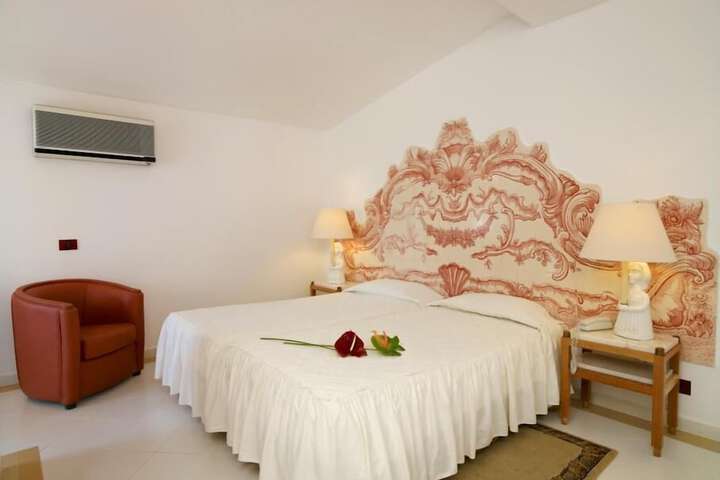 Room 6 of 65