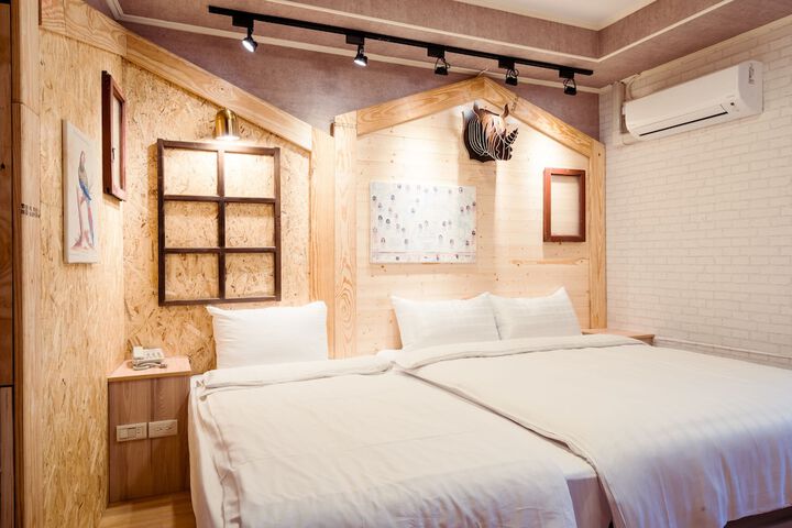 Room 14 of 232