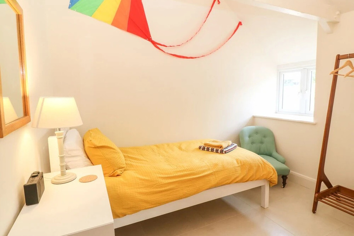 Room 6 of 20