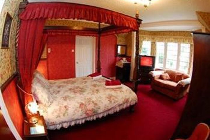 Room 5 of 14