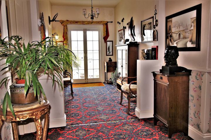 Ballroom/Hall 27 of 73