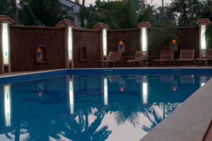 Pool 33 of 67