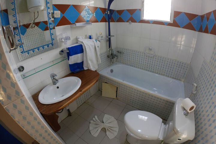 Room 16 of 49