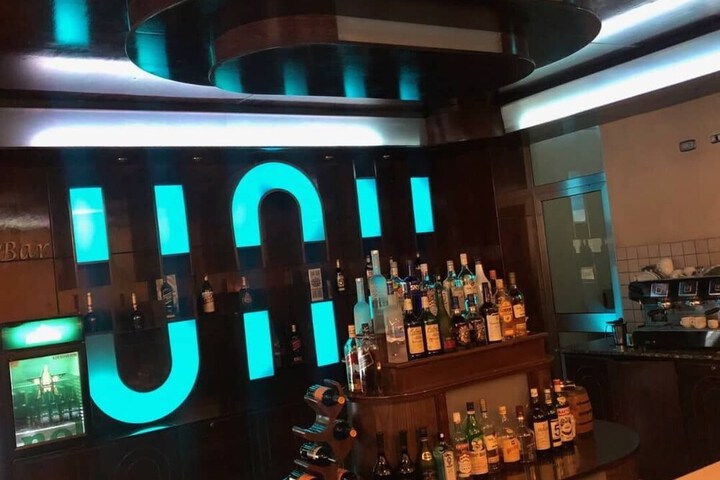 Lounge 42 of 45