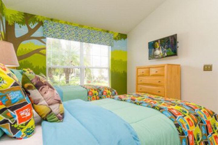 Room 9 of 40