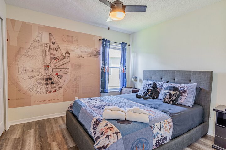 Room 4 of 25