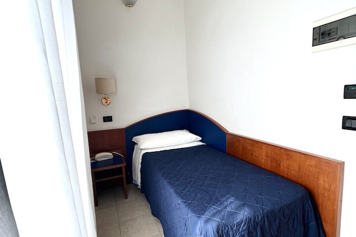Room 18 of 42