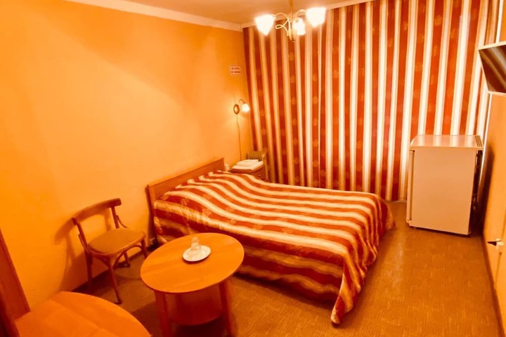 Room 5 of 13