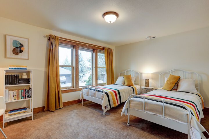 Room 3 of 37