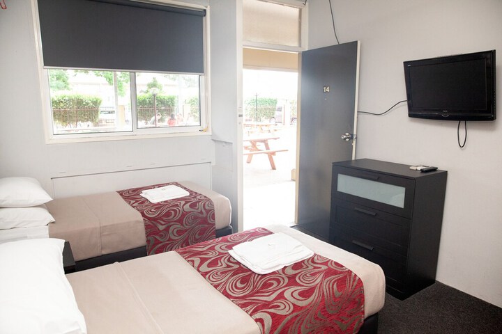 Room 3 of 46