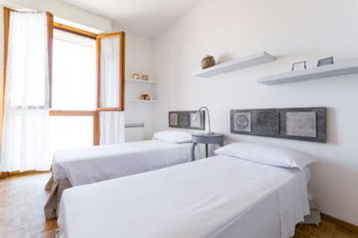 Room 14 of 26