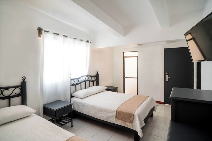 Room 16 of 38