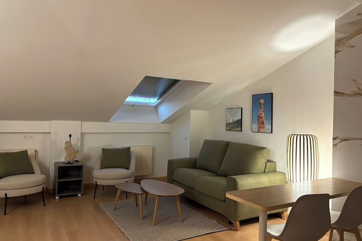 Room 15 of 32