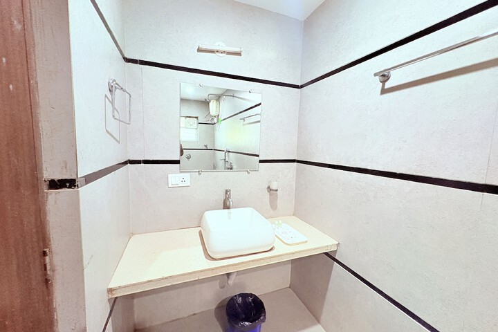 Room 42 of 62