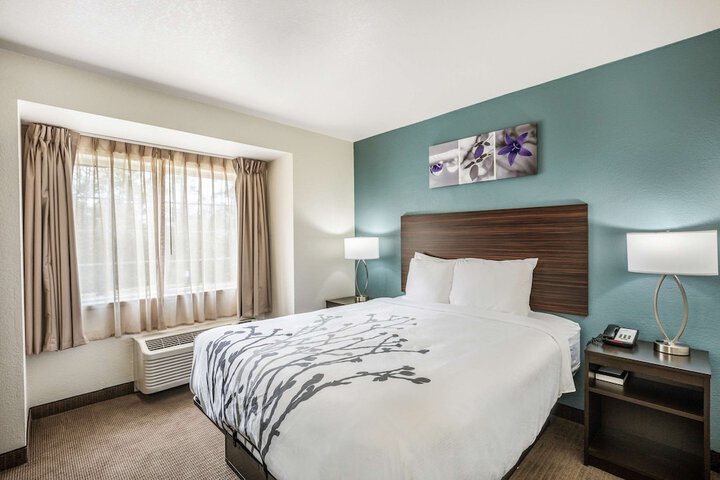 2 Queen Beds Accessible (32 of 50)