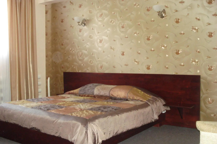 Room 4 of 14