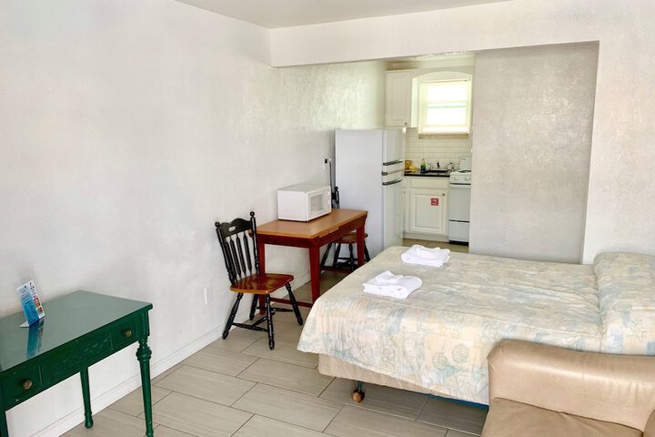 Room 17 of 36