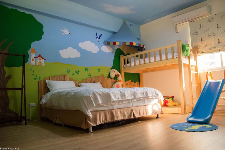 Room 13 of 63